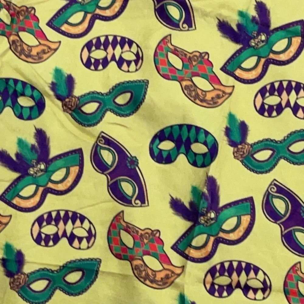 6/$20 Mardi Gras kid’s neck gaiter